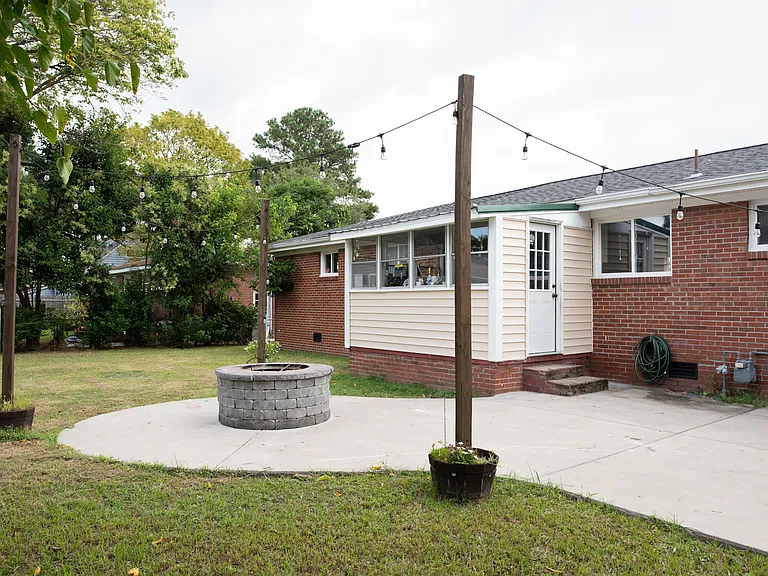 625 Kenneth Rd — Photo 3