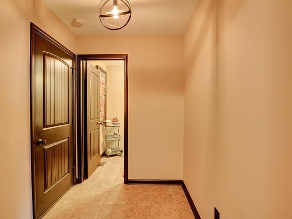 2nd image of 2965 Brewster Dr
