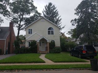 45 Chestnut St, Malverne, NY 11565