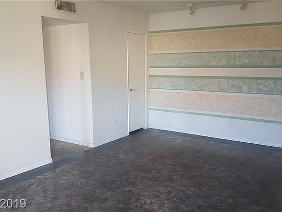 5th image of 4618 Grand Dr Unit 1