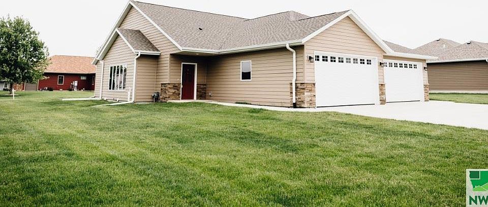 1st image of 803 Glen Dr