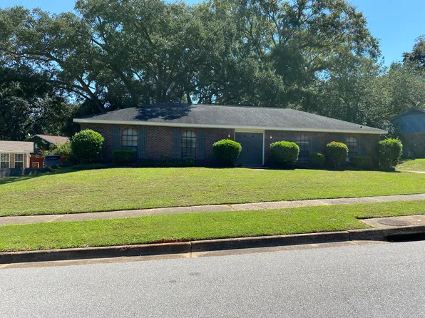 1905 Woodgate Rd, Mobile, AL 36609