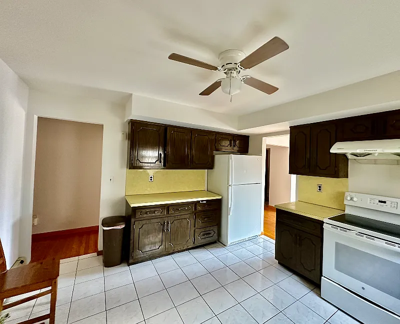 3 bed, 1600 sqft, $3,300 — Photo 4
