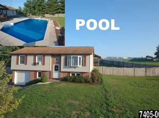 51 Country Ln, Hanover, PA 17331
