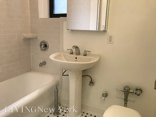 Rented by Living New York | media 9