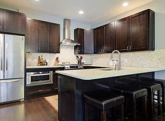 5th image of 639 S Grant Ave #16
