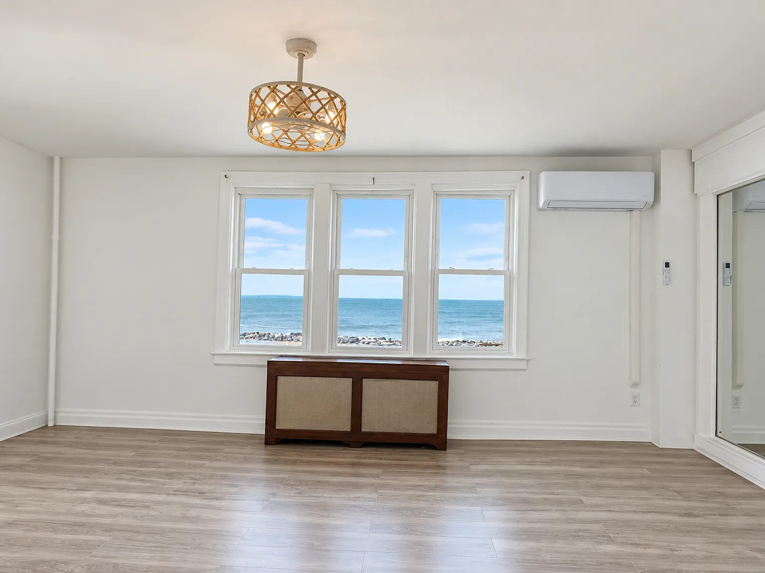 4504 Beach 45th Street — Photo 3