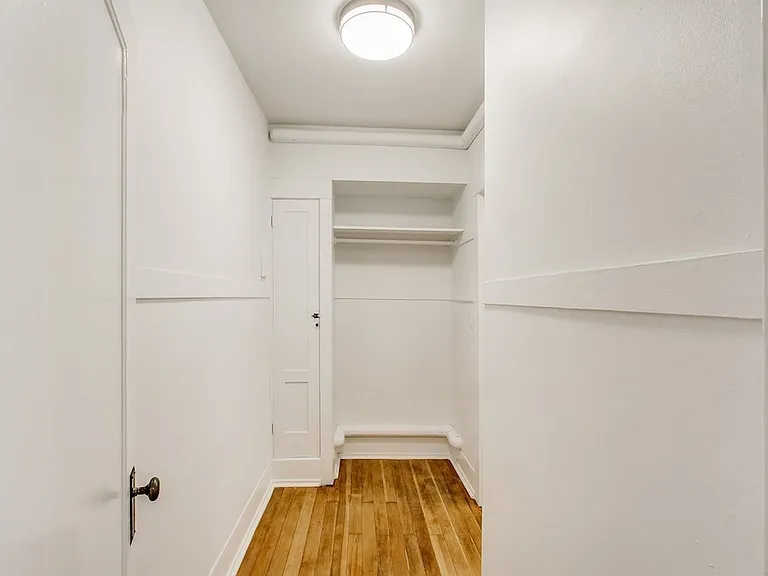 Virginian Apartments — Photo 47