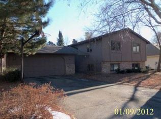 792 Sunset Dr, Eagan, MN 55123