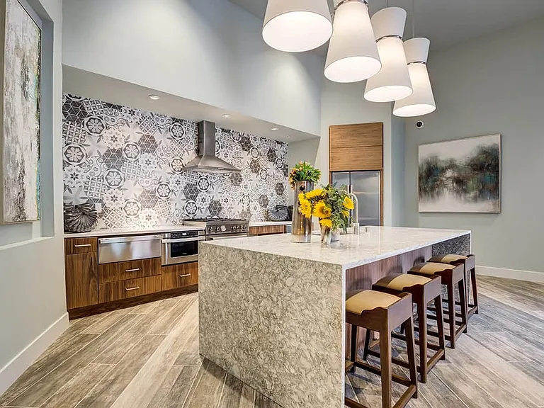Renaissance Square — Photo 36