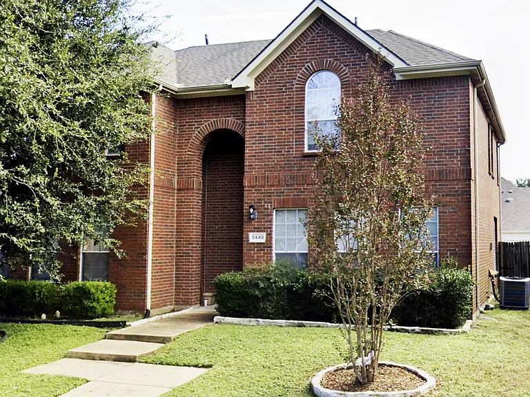 5440 Avery Ln — Photo 2