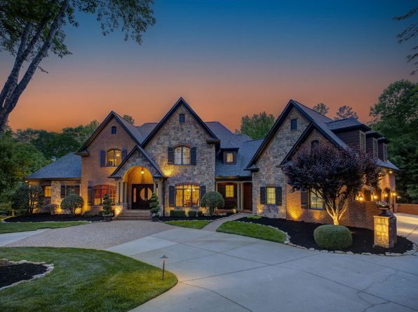 Simpsonville SC Luxury Homes For Sale - 387 Homes | Zillow