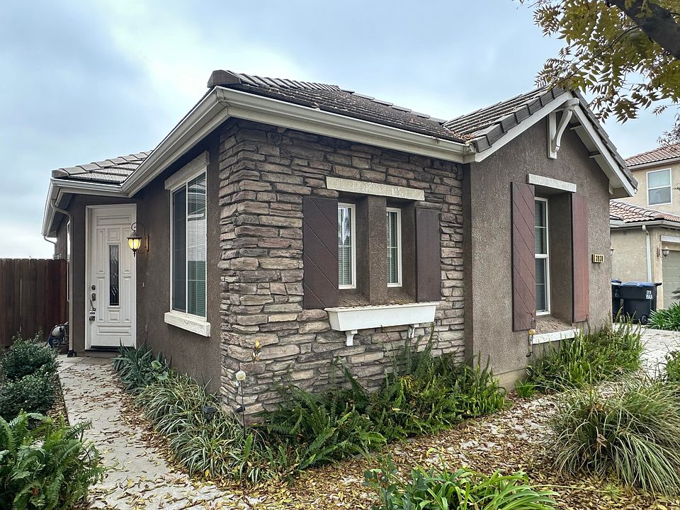 1st image of 3938 W Flagstaff Avenue