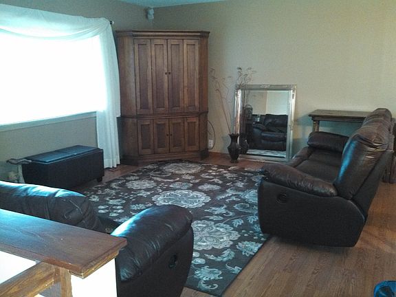 3rd image of 11503 River Hills Dr W