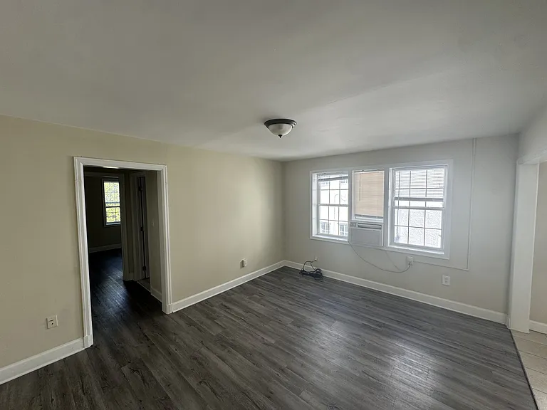 124 E 3rd Ave #11 — Photo 2