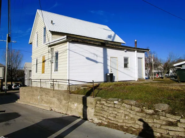 312 College Ave, Iowa Falls, IA 50126