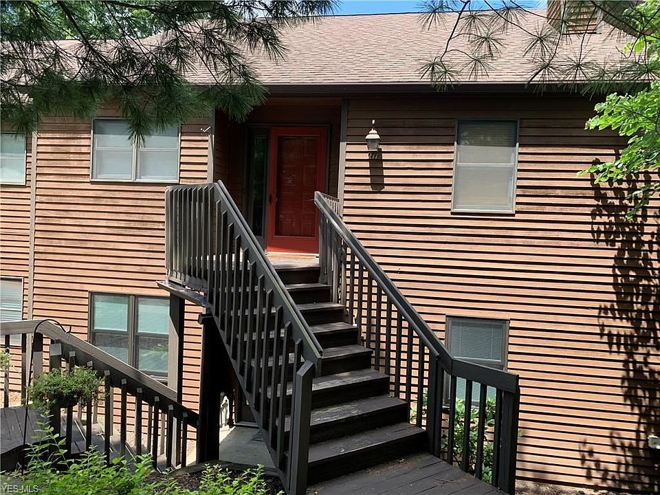 1st image of 211 Clubside Dr NW