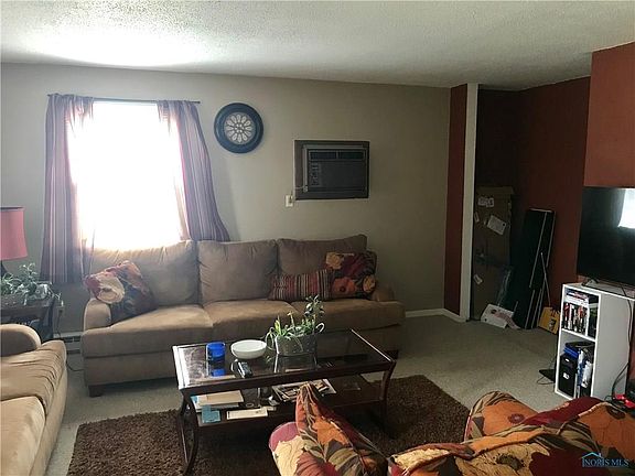 4th image of 653-53A Bruns Dr