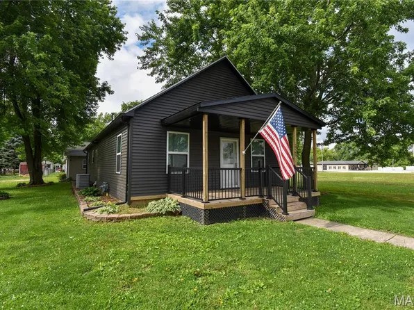 2210 Frey Ave, Hillsboro, IL 62049