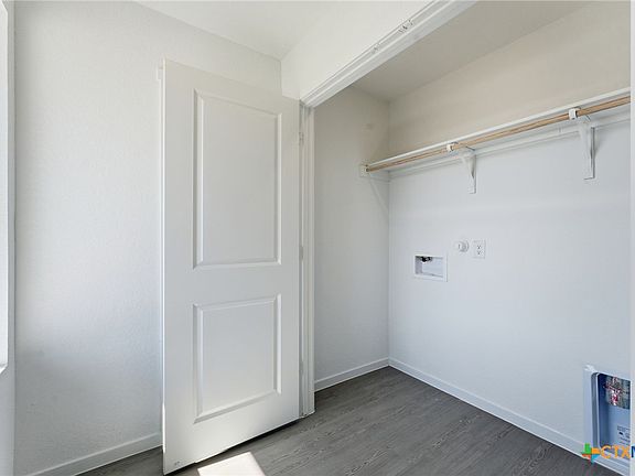 3rd image of 3860 Northaven Trl