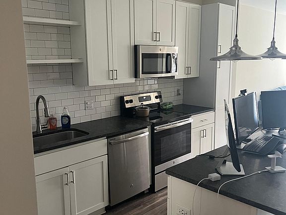 3rd image of 850 Main Ln #1230