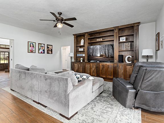 3rd image of 1342 Woodway Blvd