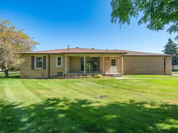 49453 Tarrytown Ct, Shelby Township, MI 48315