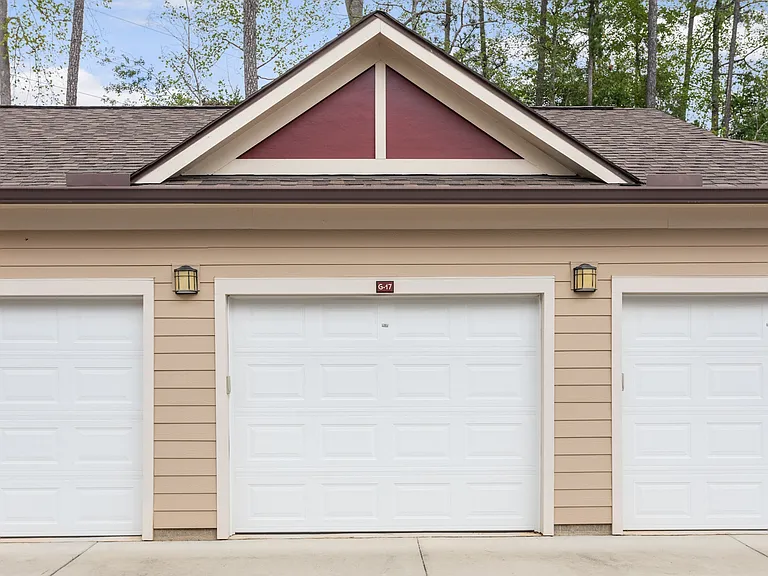 Detached Garage