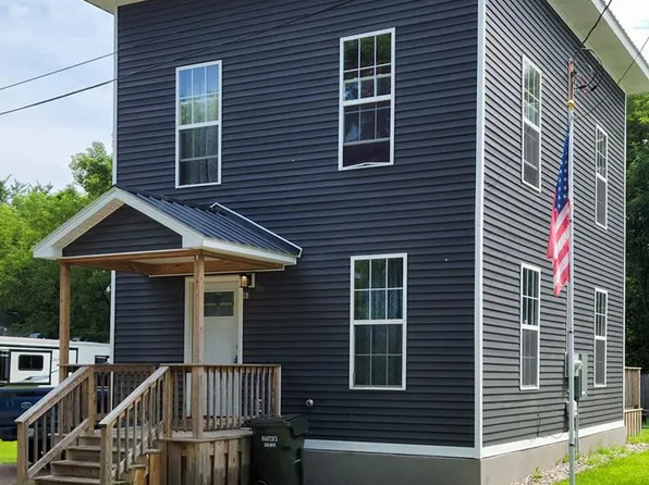 61 Grove St, Brushton, NY 12916