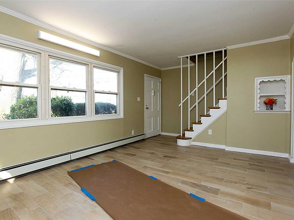 5th image of 110 Thorens Ave