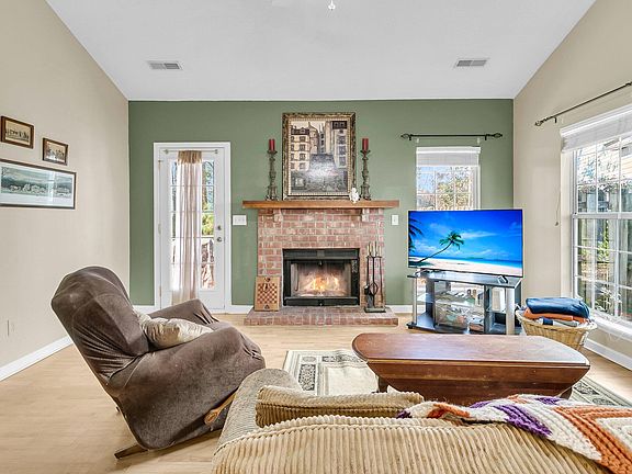 5th image of 113 Ashton Dr