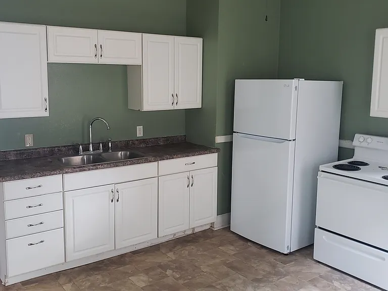 1513 S 72nd St — Photo 3