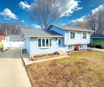 1927 42nd St NW, Rochester, MN, 55901