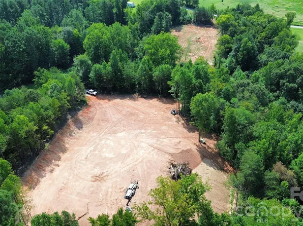 132 Millerwood Ln, Statesville, NC 28625
