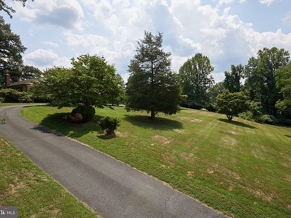 4th image of 9211 Harrington Dr