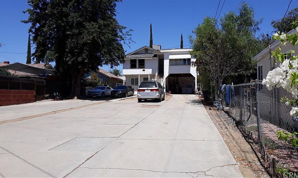 1st image of 807 W Heald Ave