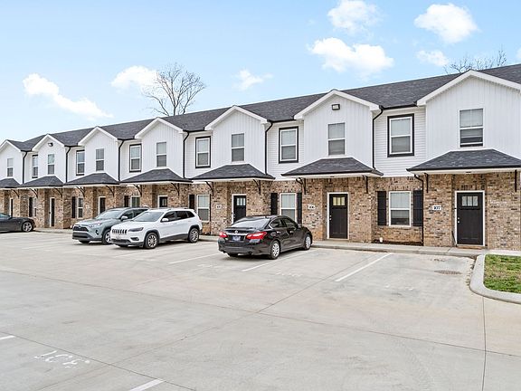 4th image of 1625 Golf Club Ln #101