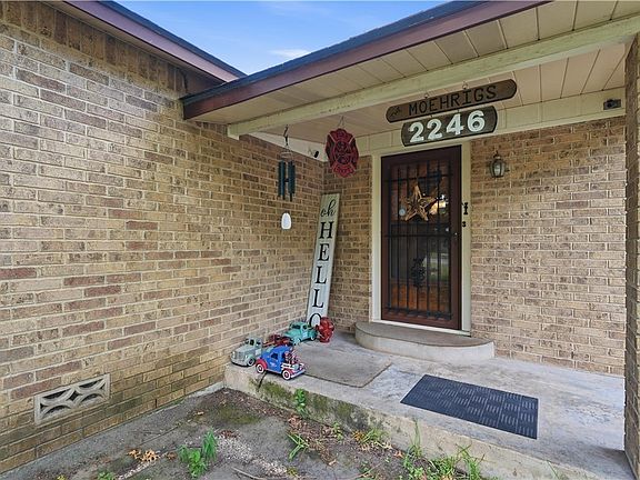 4th image of 2246 Gruene Rd