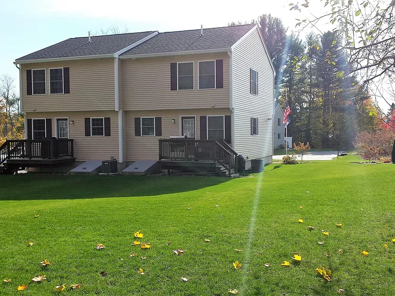 84 Holly St #B — Photo 4