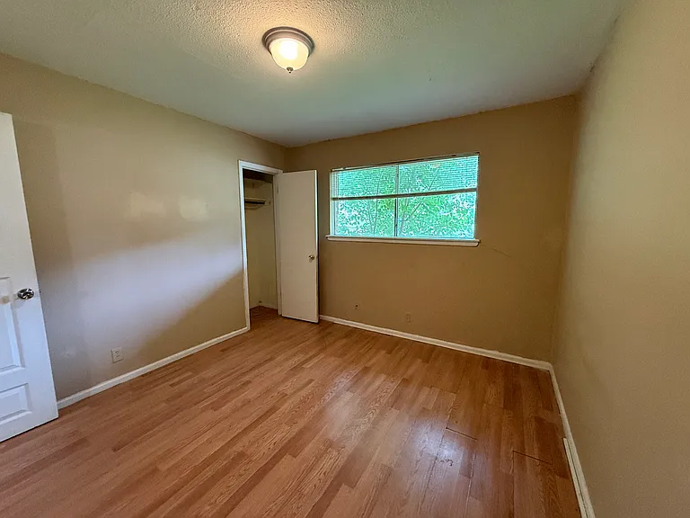 1238 Carla St — Photo 18