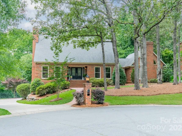 2332 Hemby Pl, Charlotte, NC 28270
