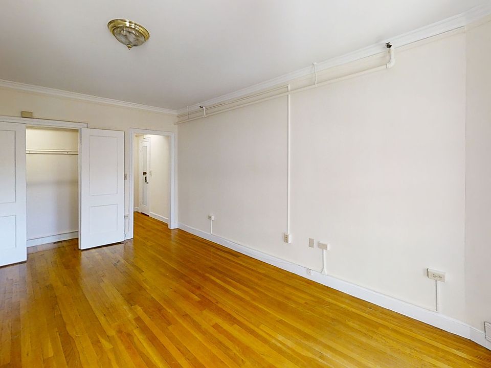 2nd image of 1288 Beacon St #212
