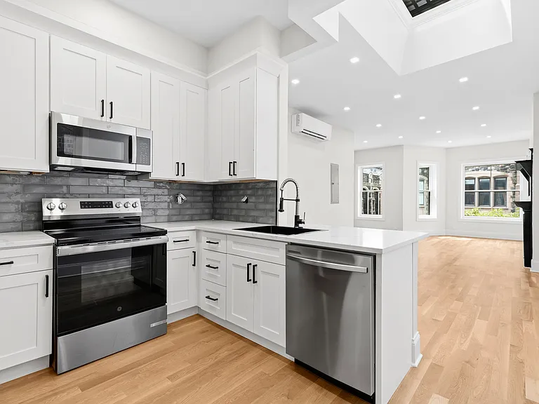 475 W 140th St #4 — Photo 7