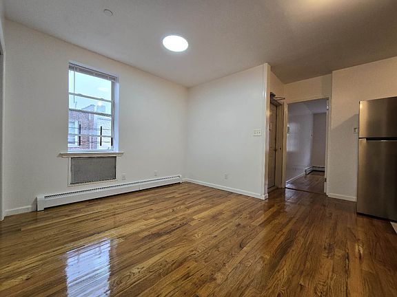 4th image of 96 28th Ave Floor 2
