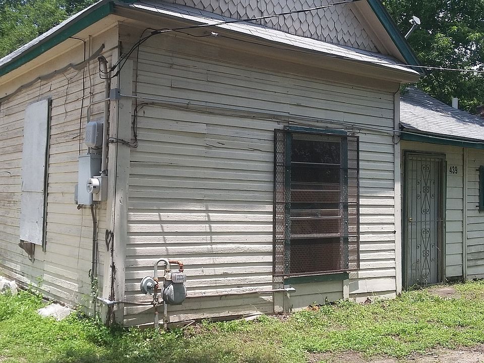 2nd image of 439 Vine St