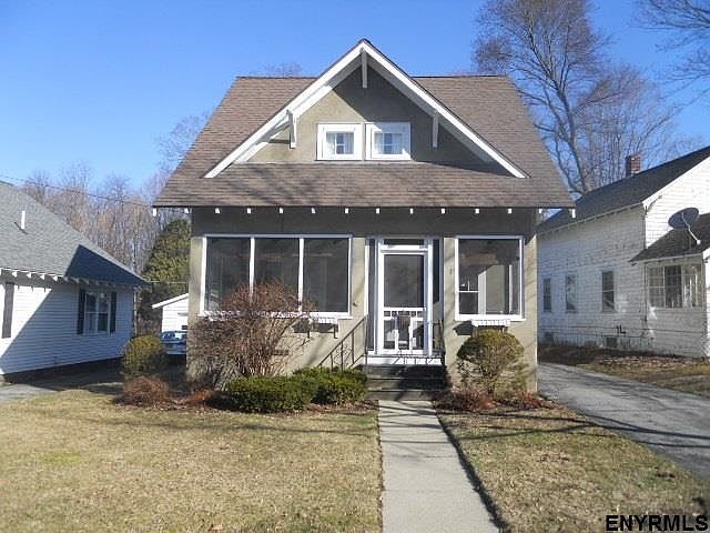 1st image of 1 Maplewood Ct