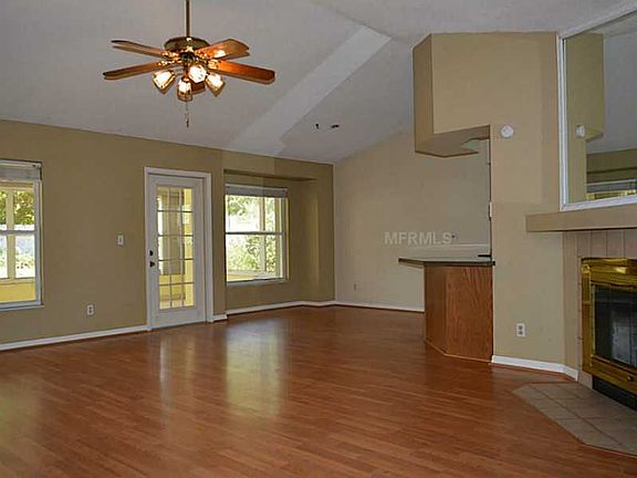 3rd image of 749 Cambridge Way