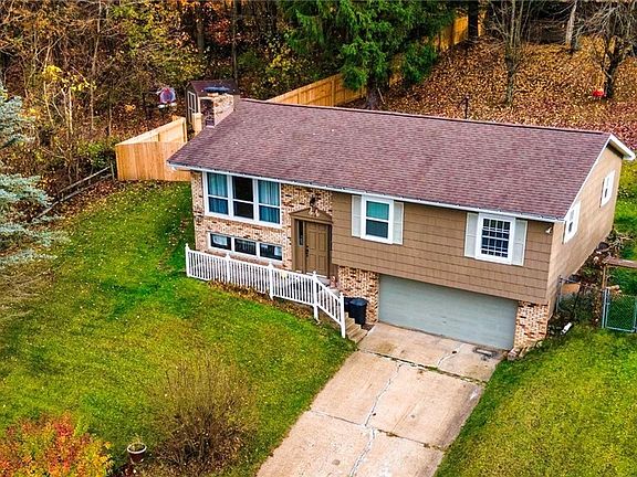3rd image of 179 Hamilton Dr
