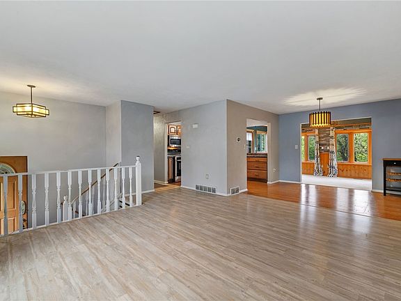 4th image of 22 Laurel Valley Ct