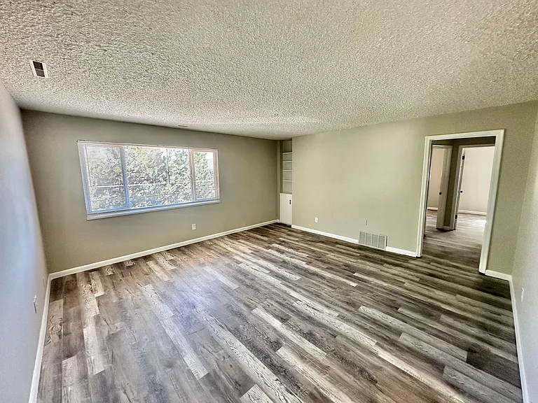 311 University Dr. — Photo 19
